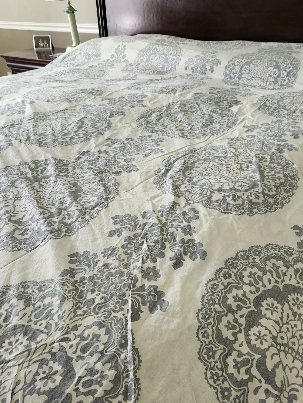 POTTERY BARN Lucianna Medallion Duvet Cover Full Queen Gray Cream Home Bedding